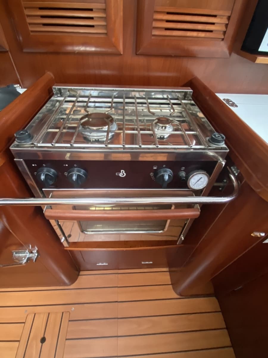 2004 Beneteau 373