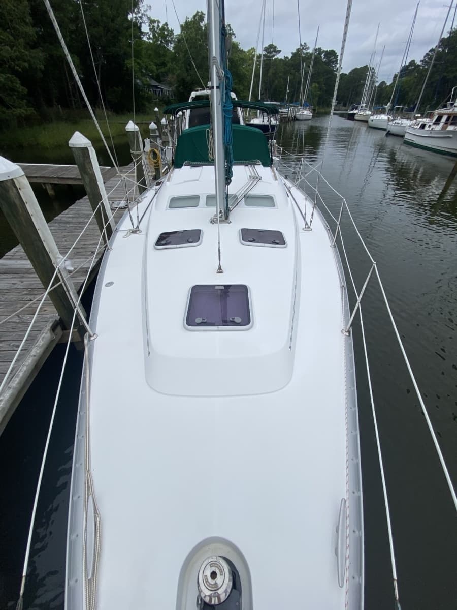 2004 Beneteau 373