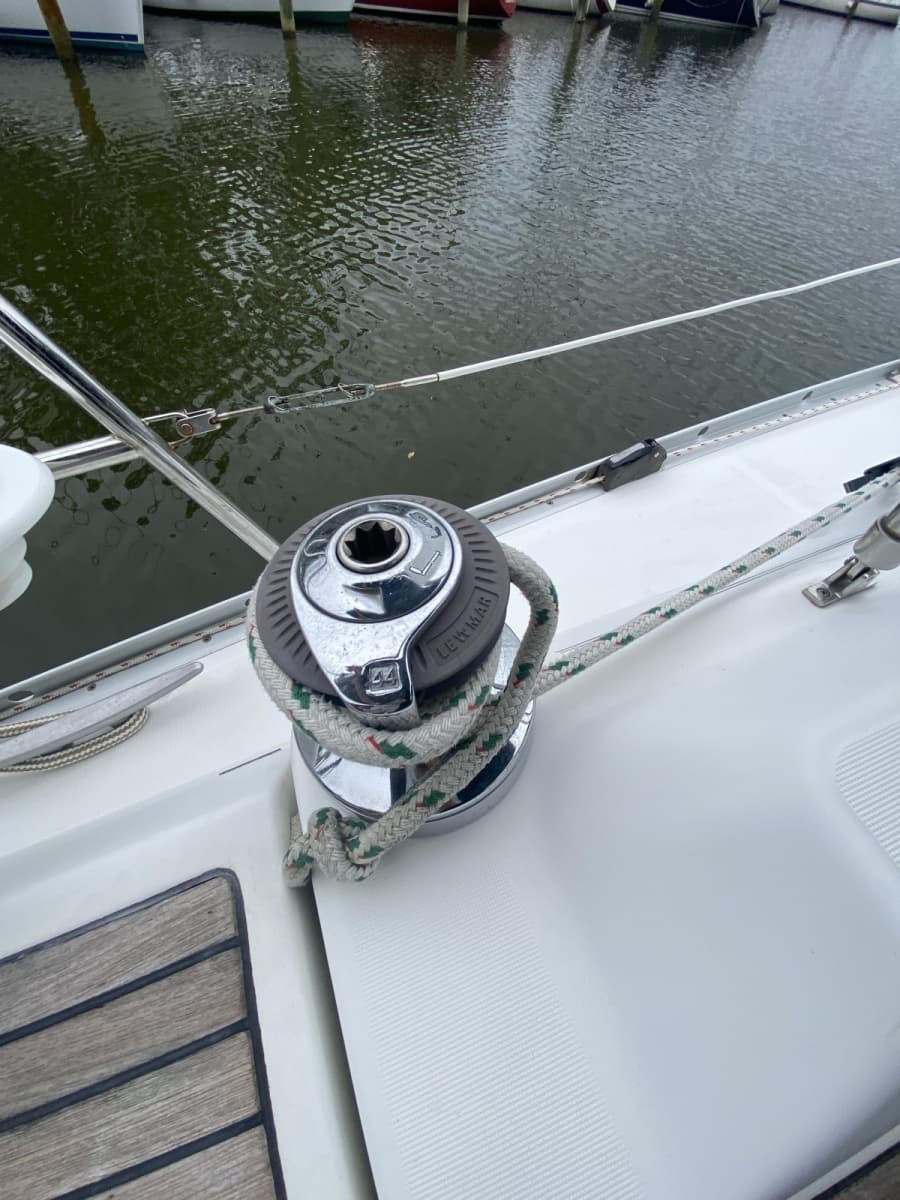 2004 Beneteau 373
