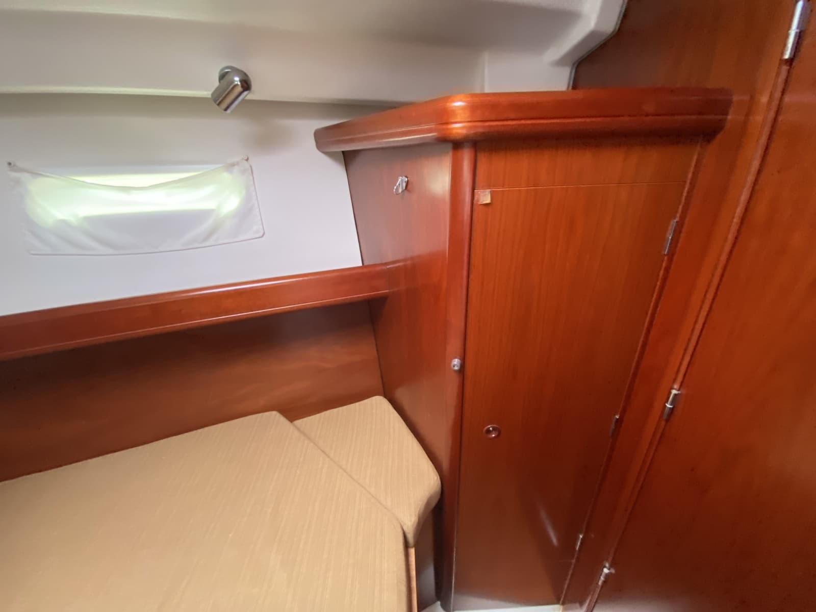 2004 Beneteau 373