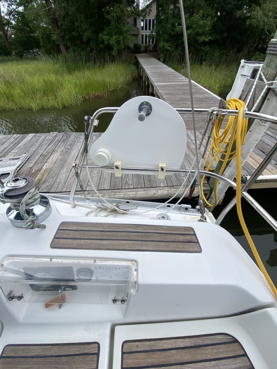2004 Beneteau 373