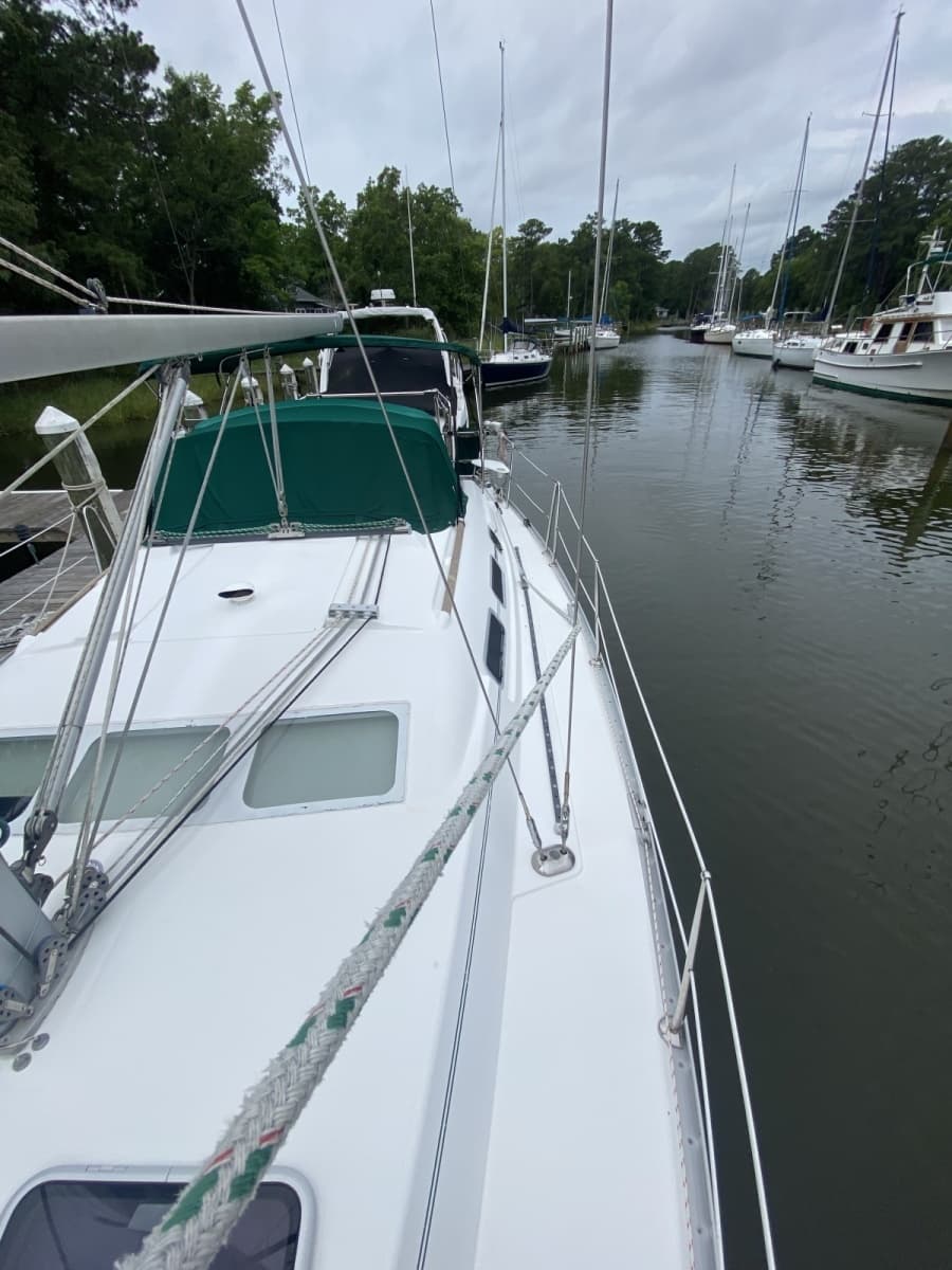 2004 Beneteau 373