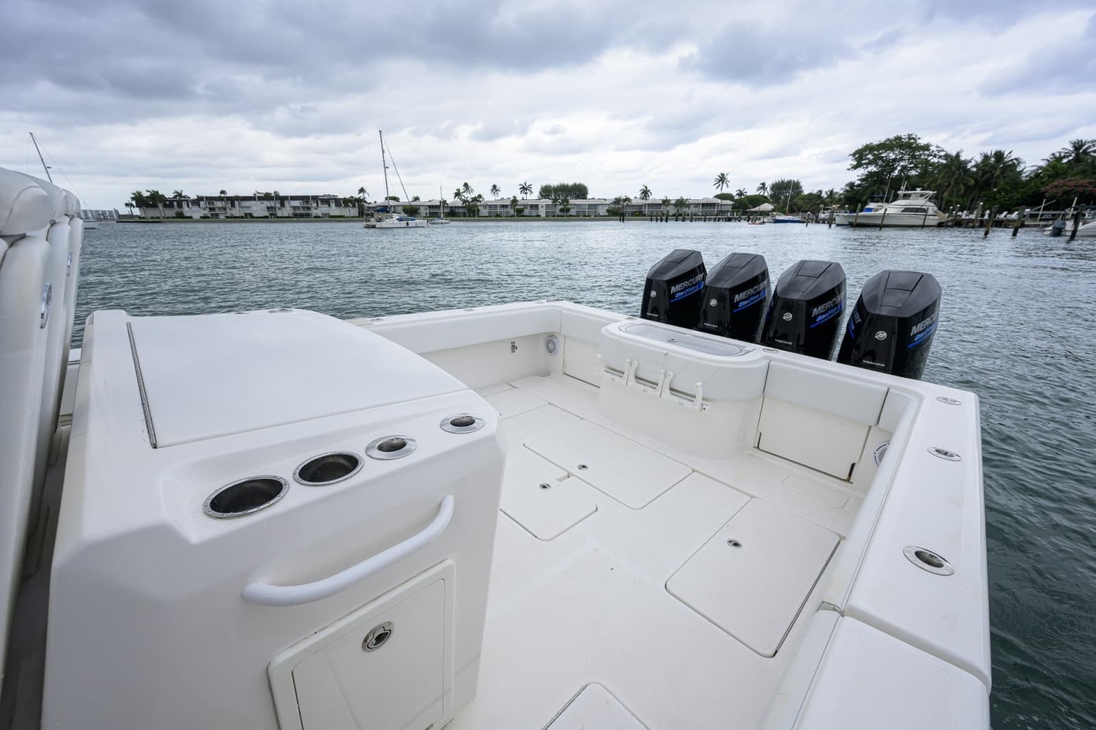 2019 Invincible 42 Open
