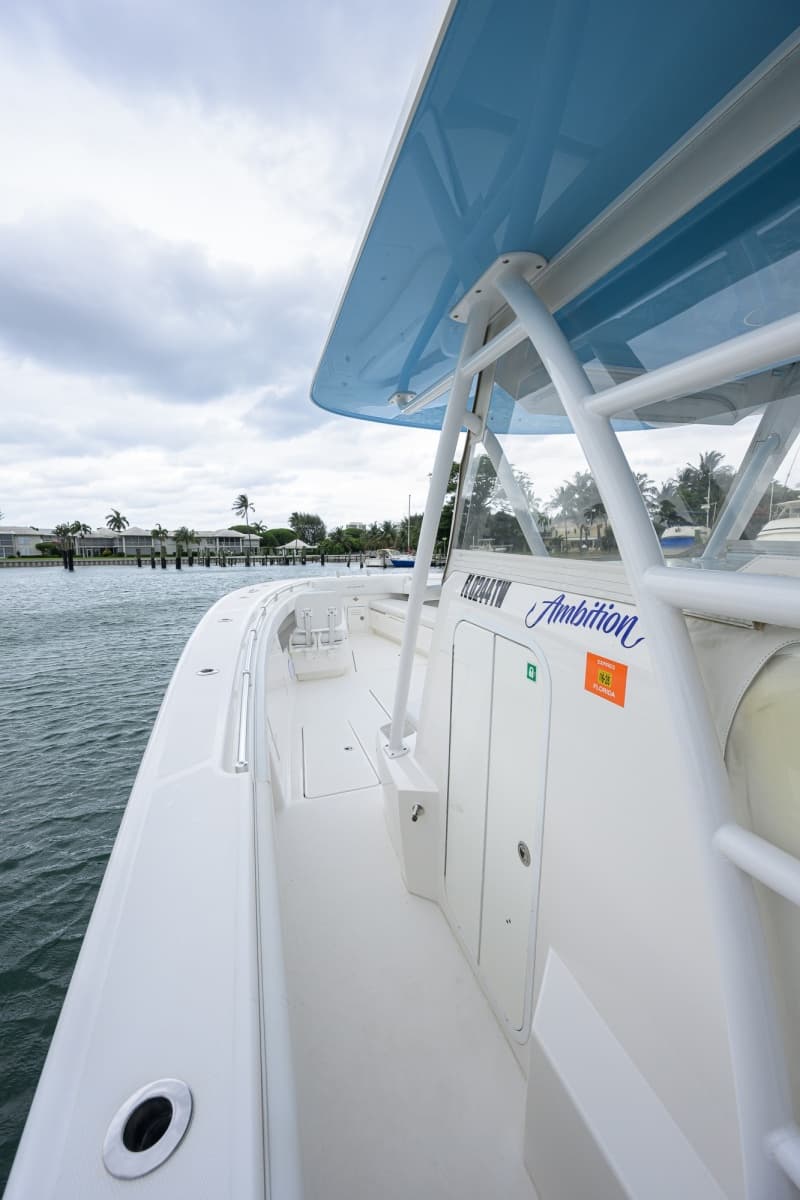 2019 Invincible 42 Open