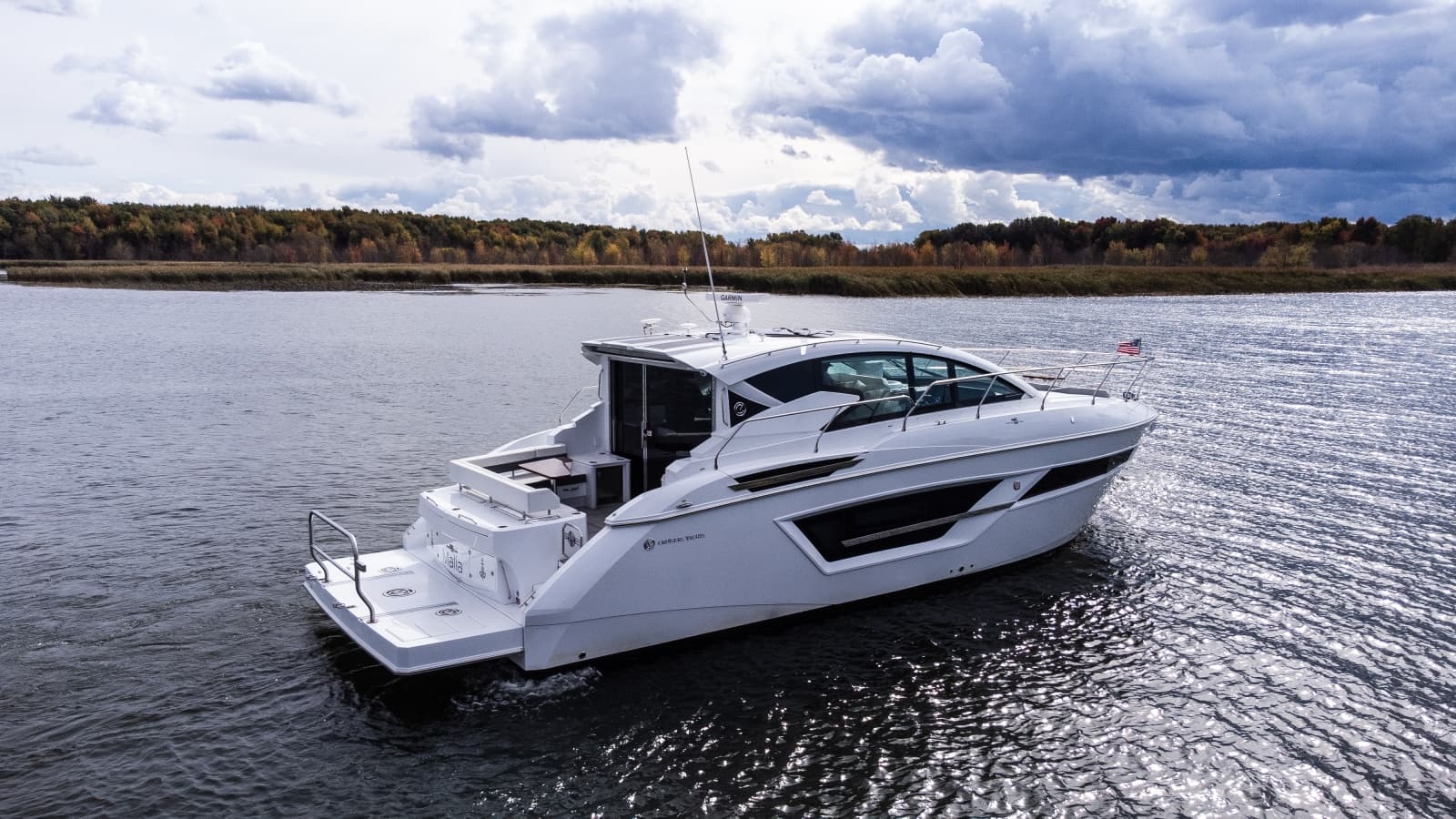 2023 Cruisers Yachts