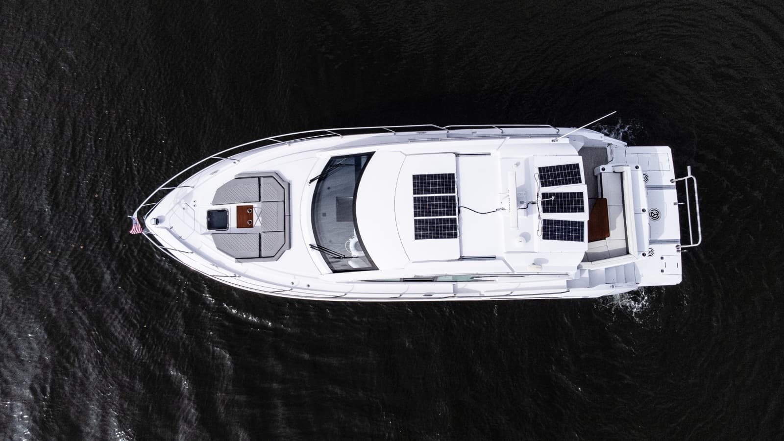 2023 Cruisers Yachts 