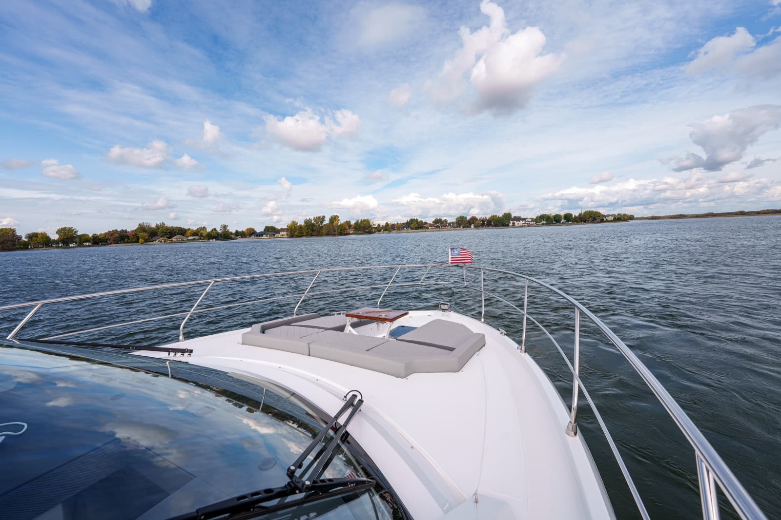 2023 Cruisers Yachts 