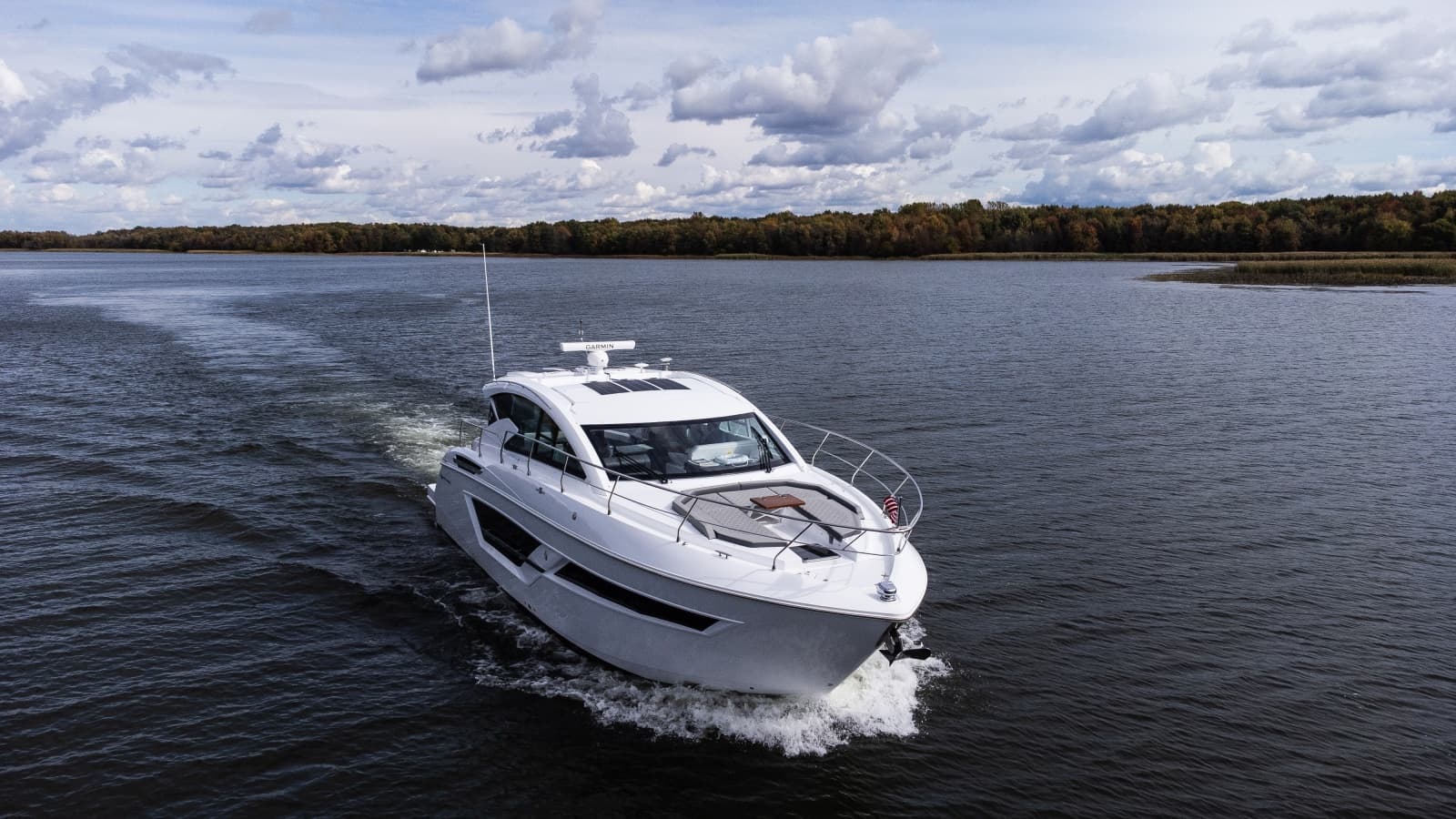 2023 Cruisers Yachts 