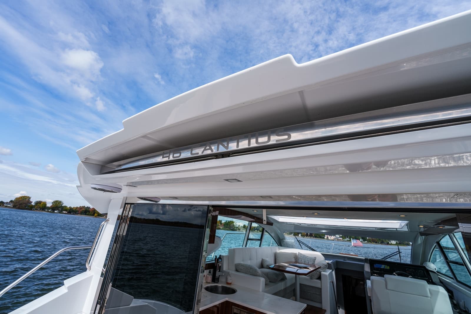 2023 Cruisers Yachts 