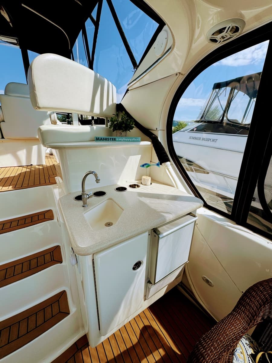 2002 Silverton 39 Motor Yacht
