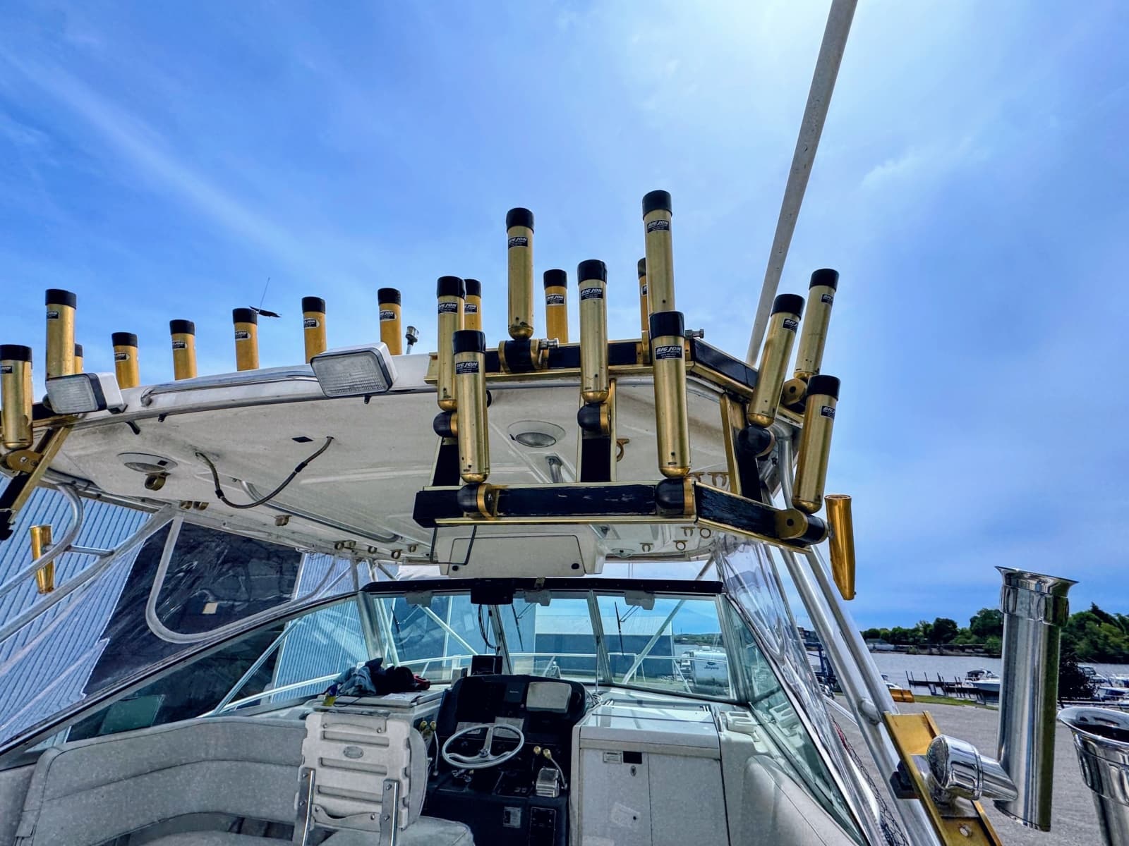1999 Pursuit 3400 Express