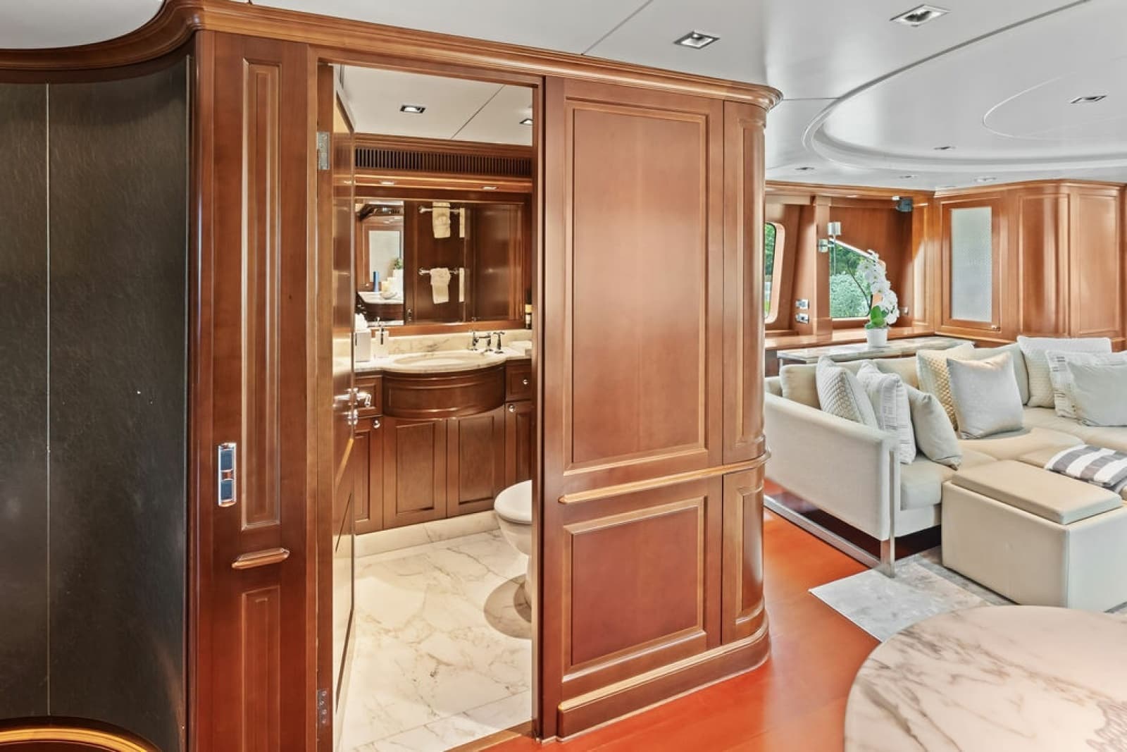 2008 Benetti 121 Classic