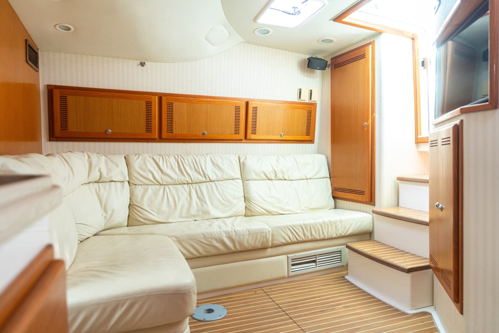 2005 Cabo 40 Hardtop Express