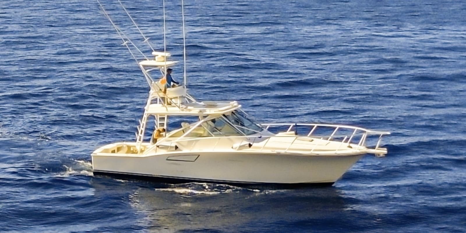 2005 Cabo 40 Hardtop Express
