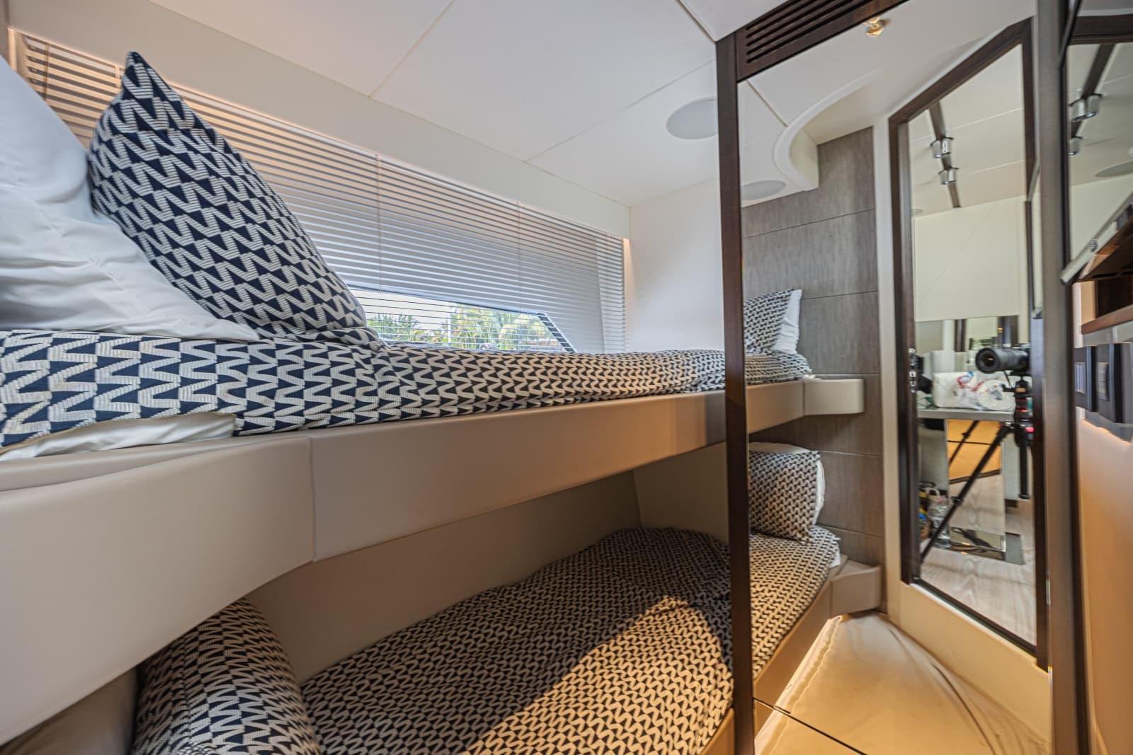 2021 Sunseeker Predator 60 EVO