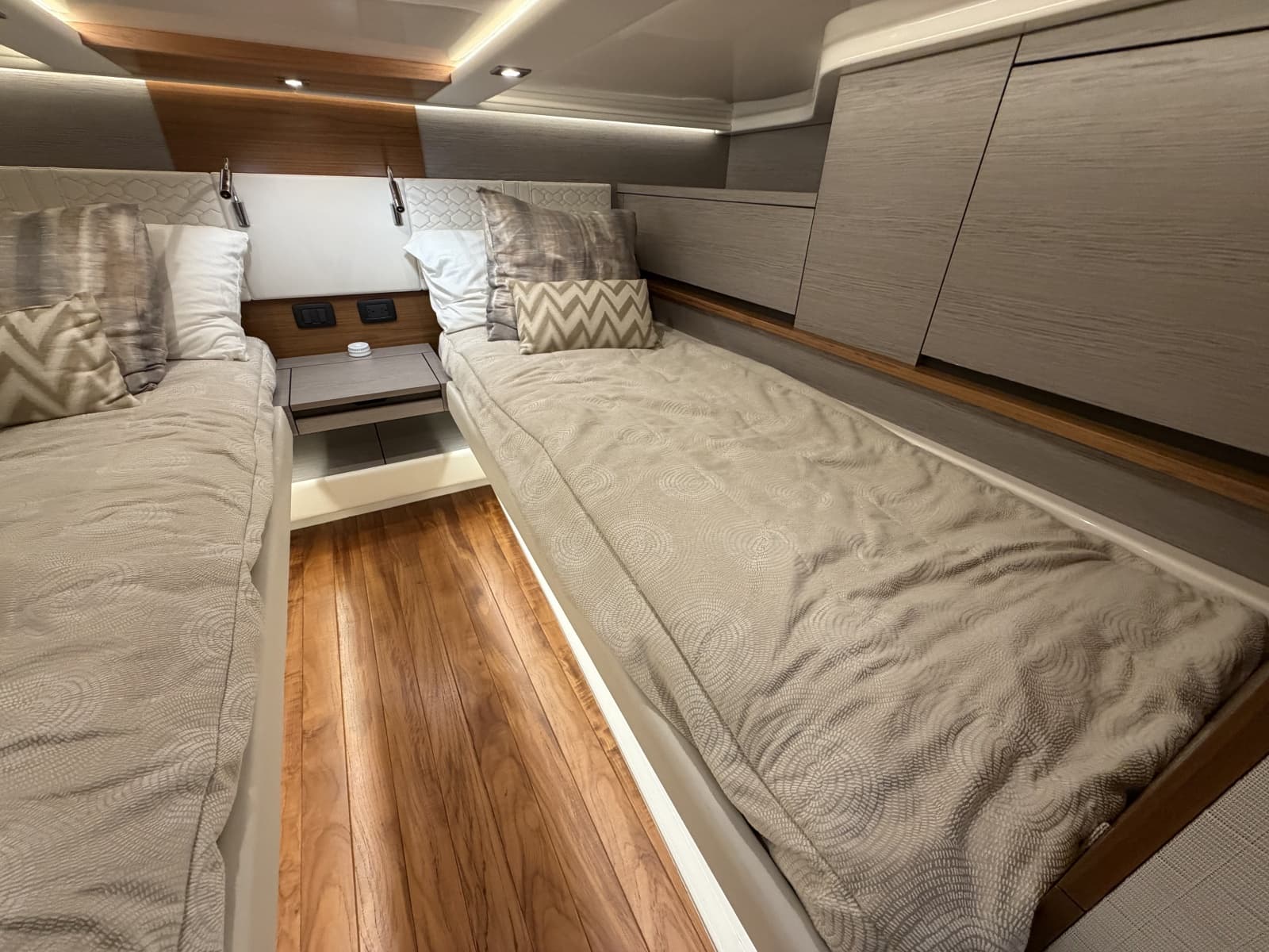 2023 Tiara Yachts 48 LS