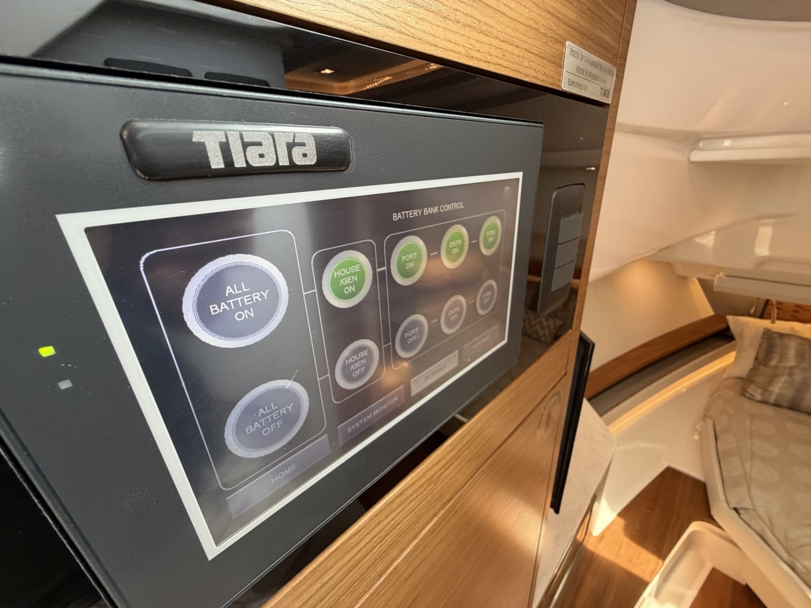 2023 Tiara Yachts 48 LS