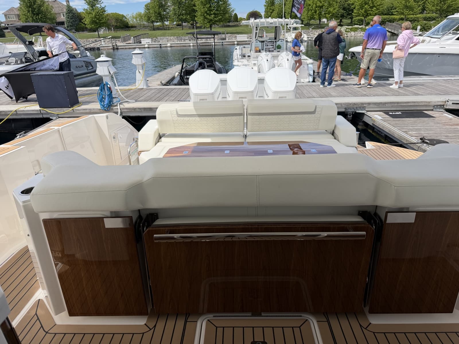 2023 Tiara Yachts 48 LS