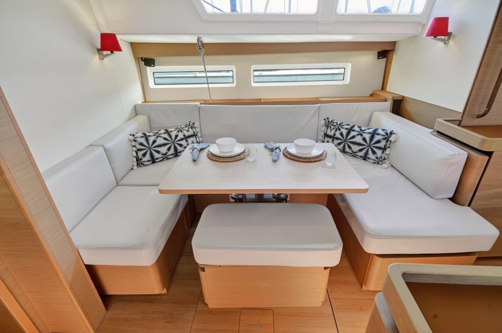 2019 Jeanneau Sun Odyssey 490
