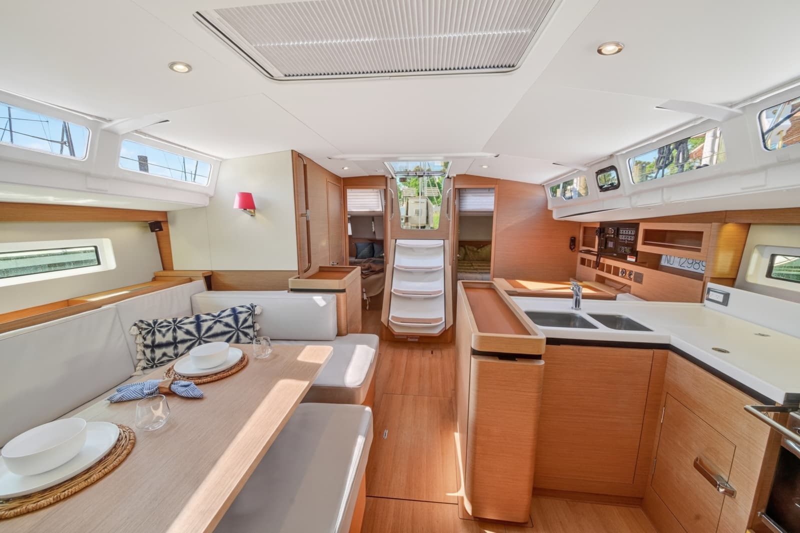 2019 Jeanneau Sun Odyssey 490