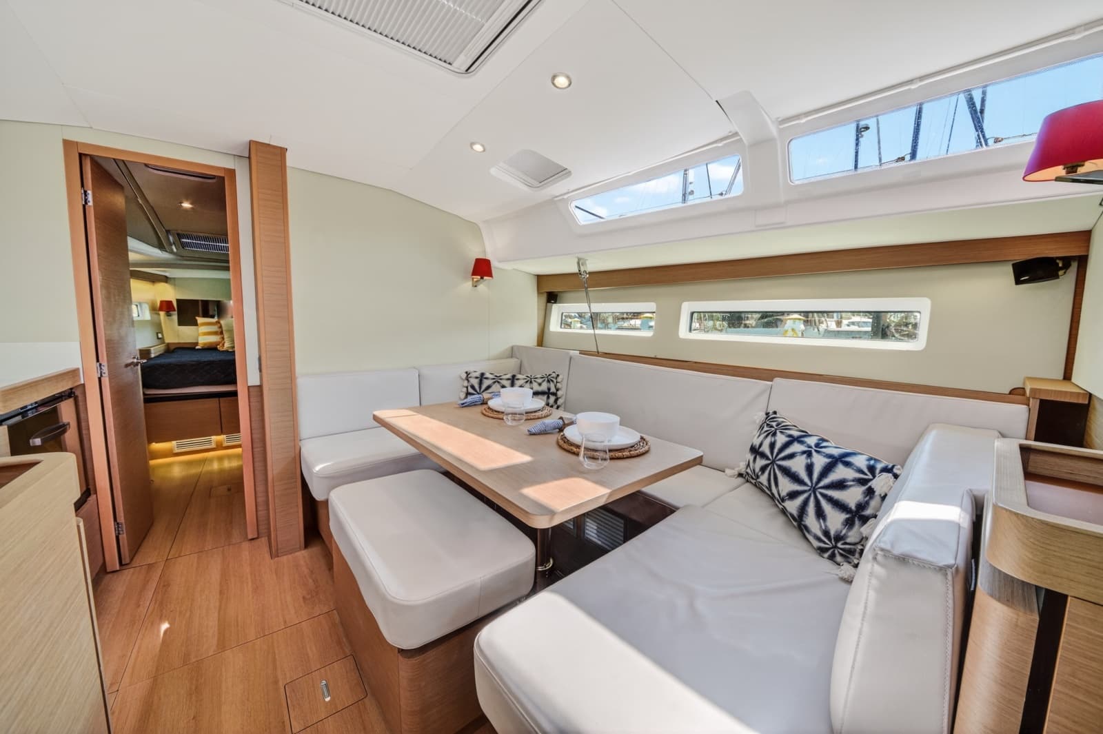 2019 Jeanneau Sun Odyssey 490