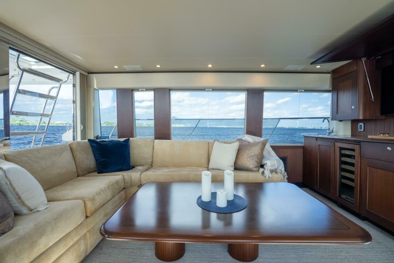 2009 Pacific Mariner 65 Motor Yacht