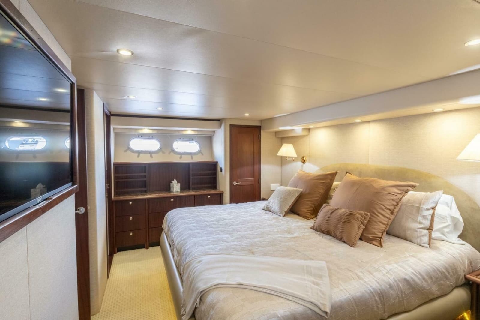 2009 Pacific Mariner 65 Motor Yacht