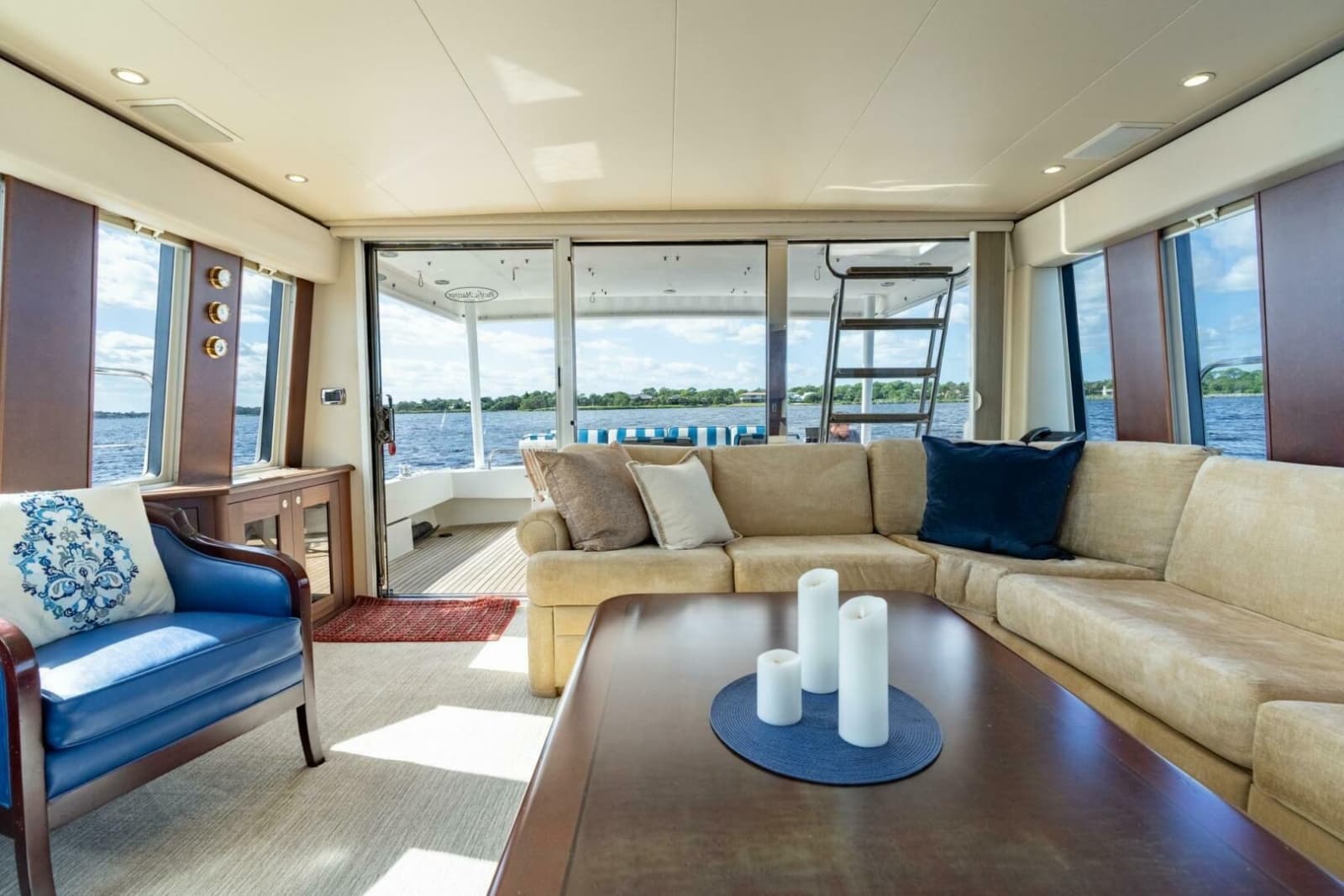 2009 Pacific Mariner 65 Motor Yacht