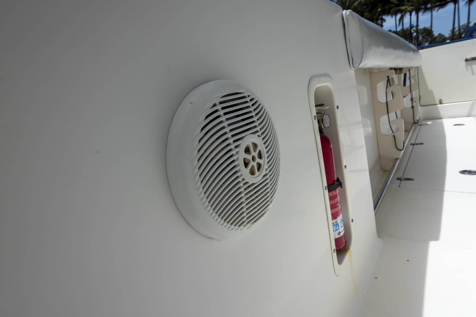 2007 Boston Whaler 270 OUTRAGE