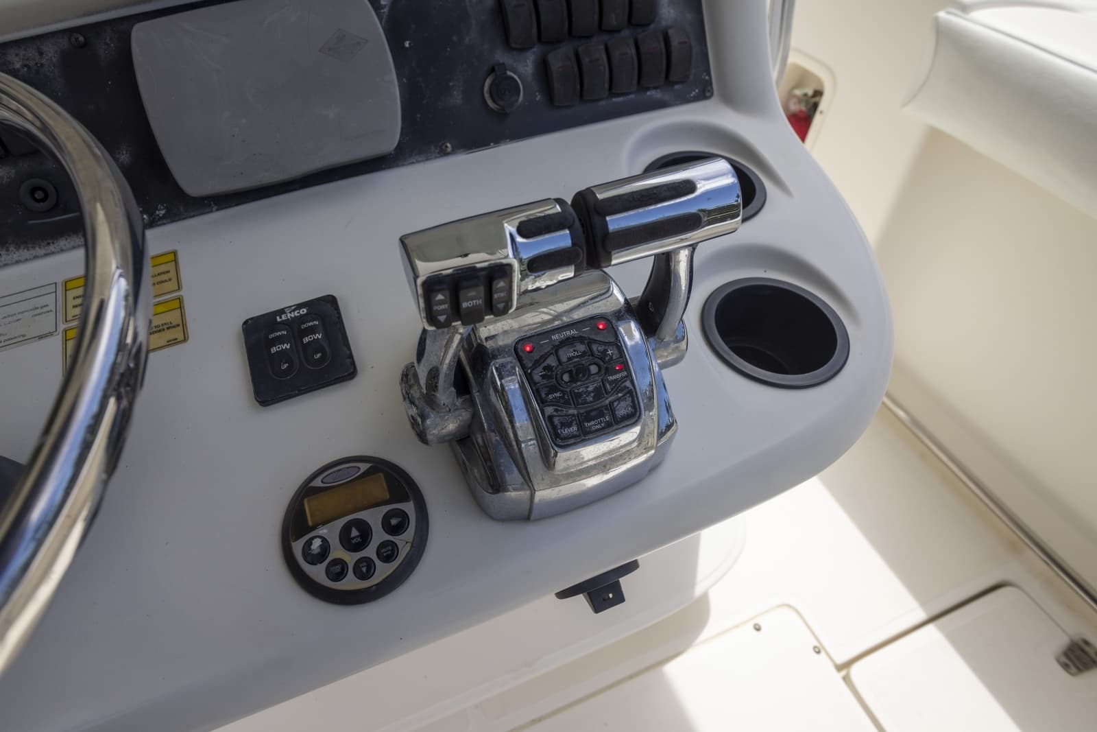 2007 Boston Whaler 270 OUTRAGE