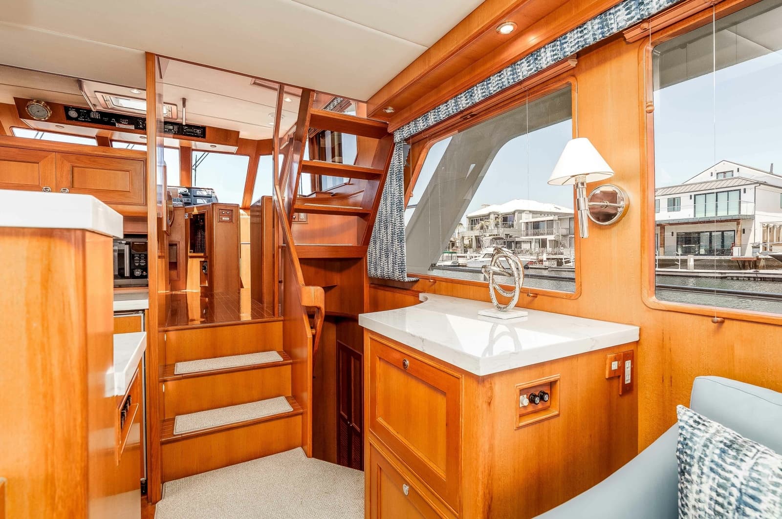 2005 Offshore Yachts Pilothouse
