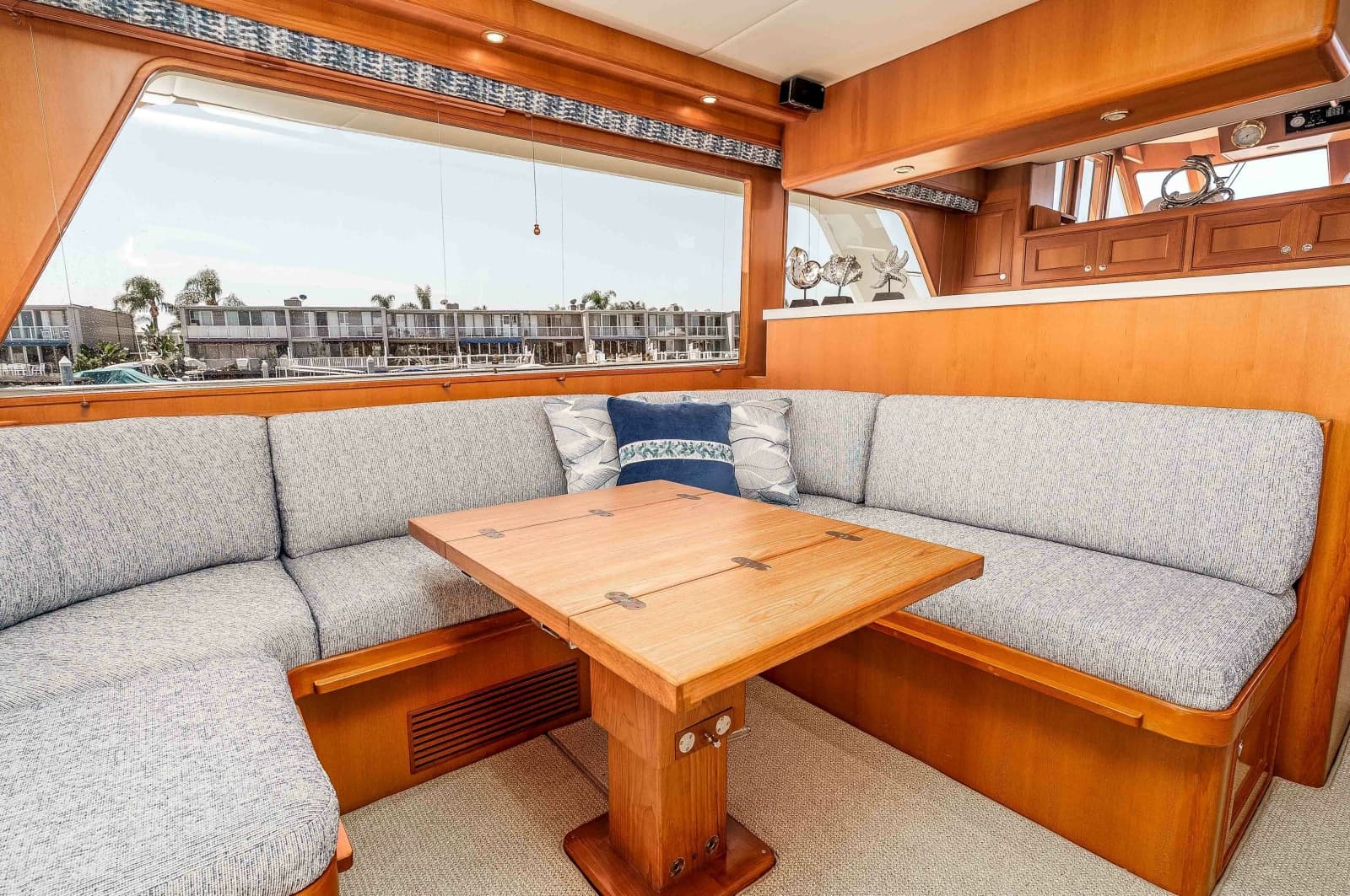 2005 Offshore Yachts Pilothouse