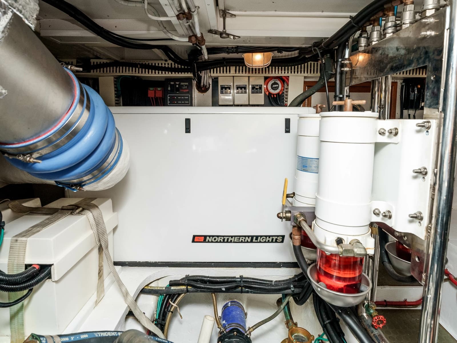 2005 Offshore Yachts Pilothouse
