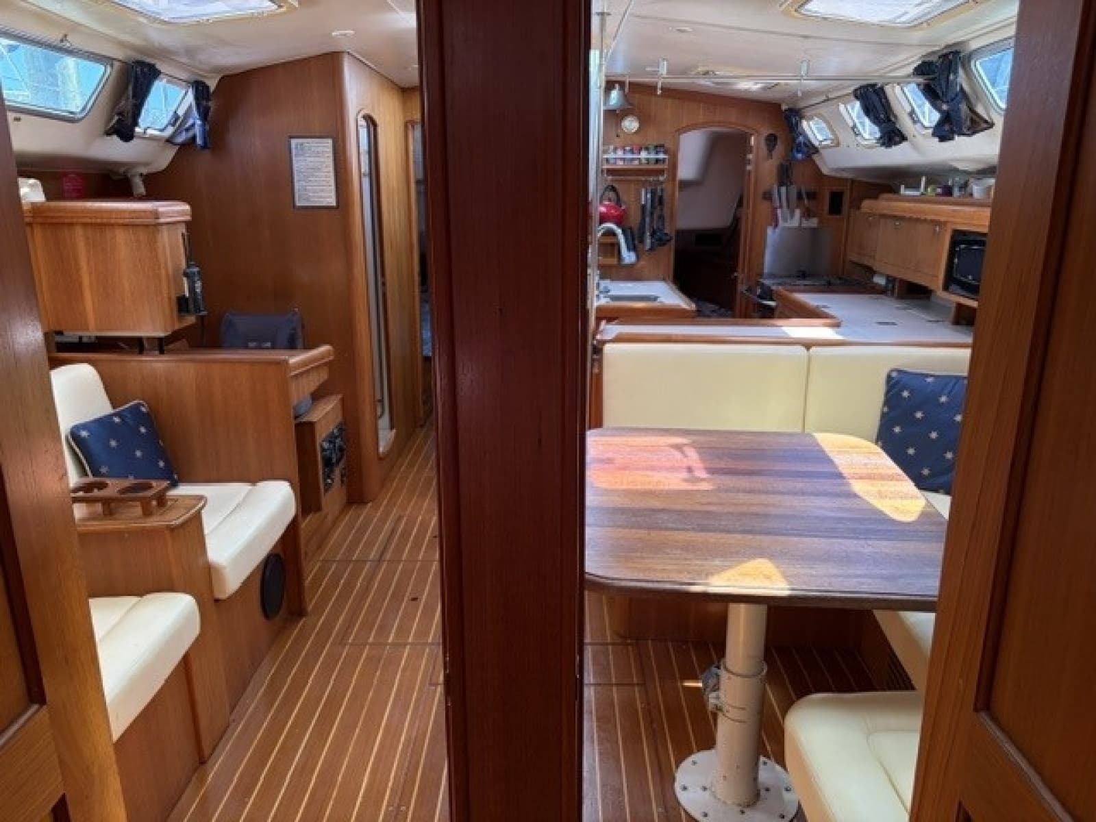 2002 Hunter 466