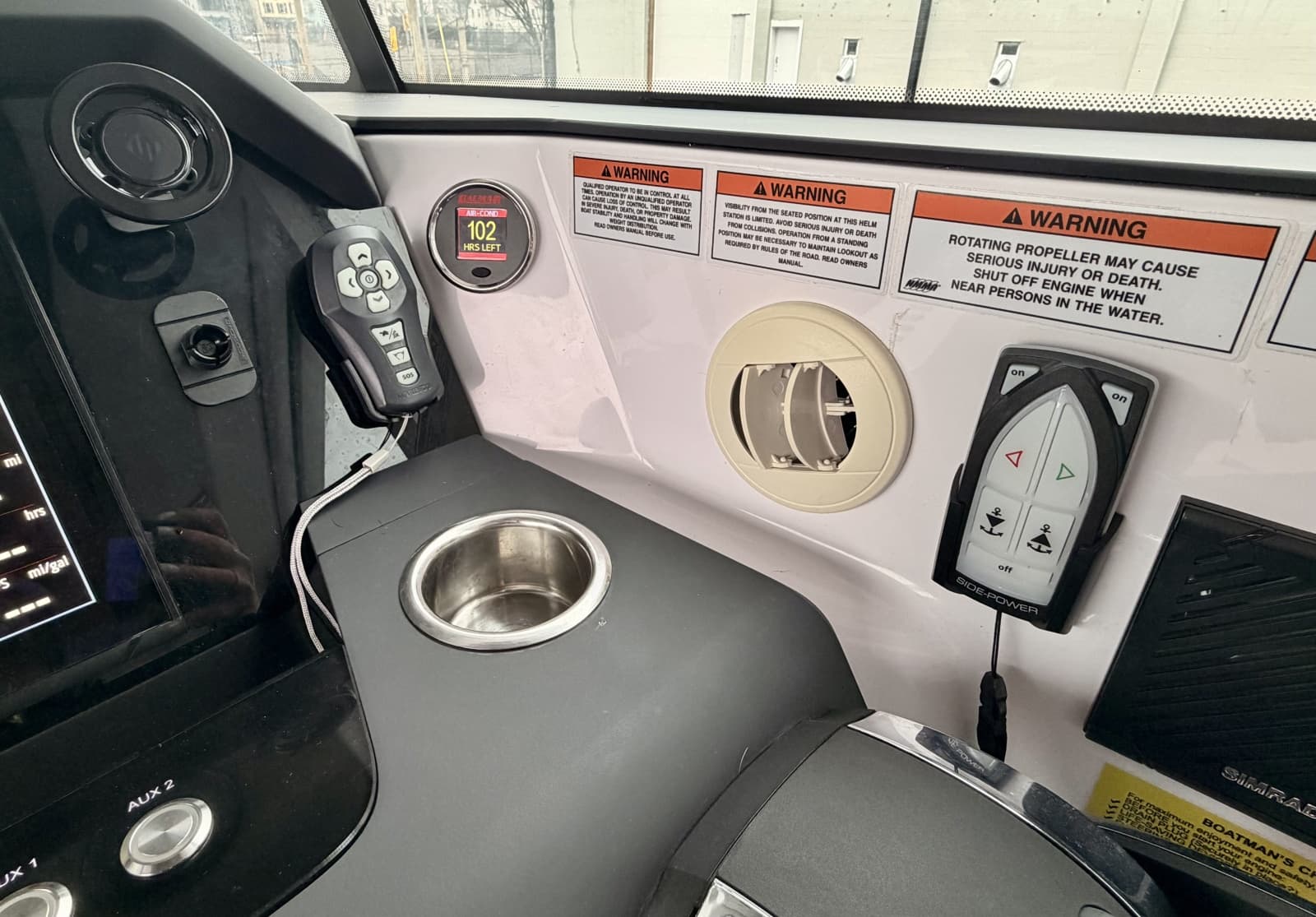 2021 Axopar 37 XC Cross Cabin