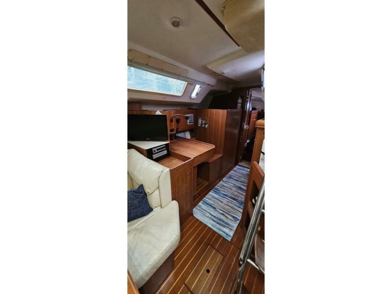 Captain's navigation station