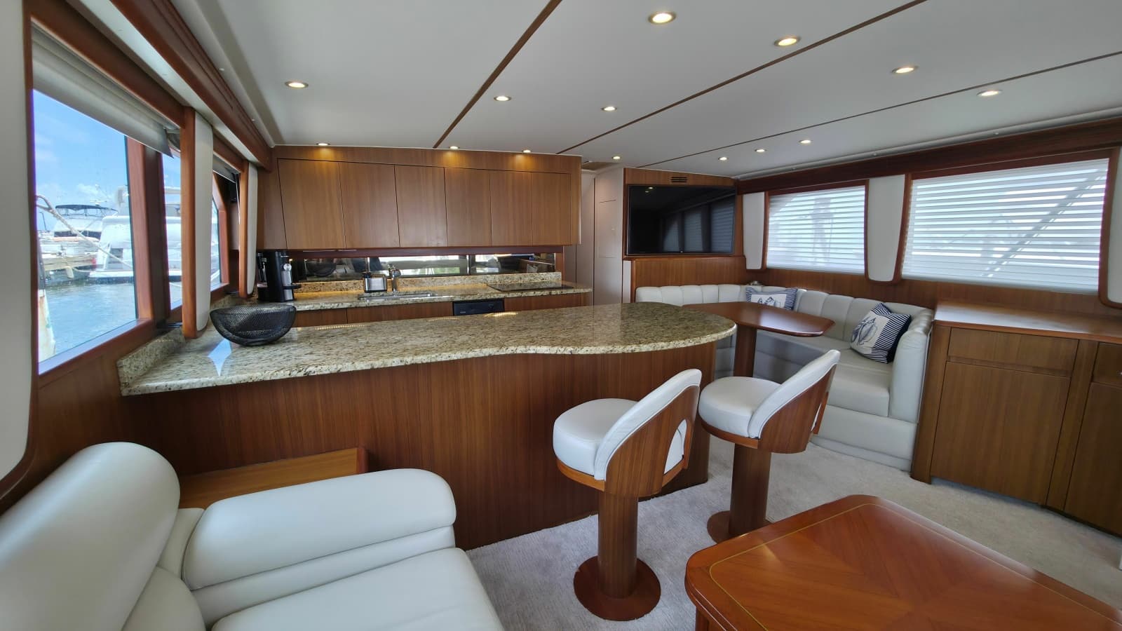2010 Viking 64 Sportfish Convertible