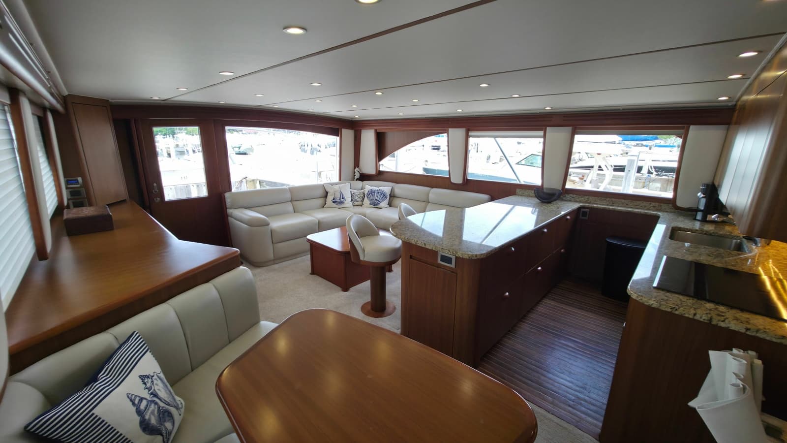 2010 Viking 64 Sportfish Convertible