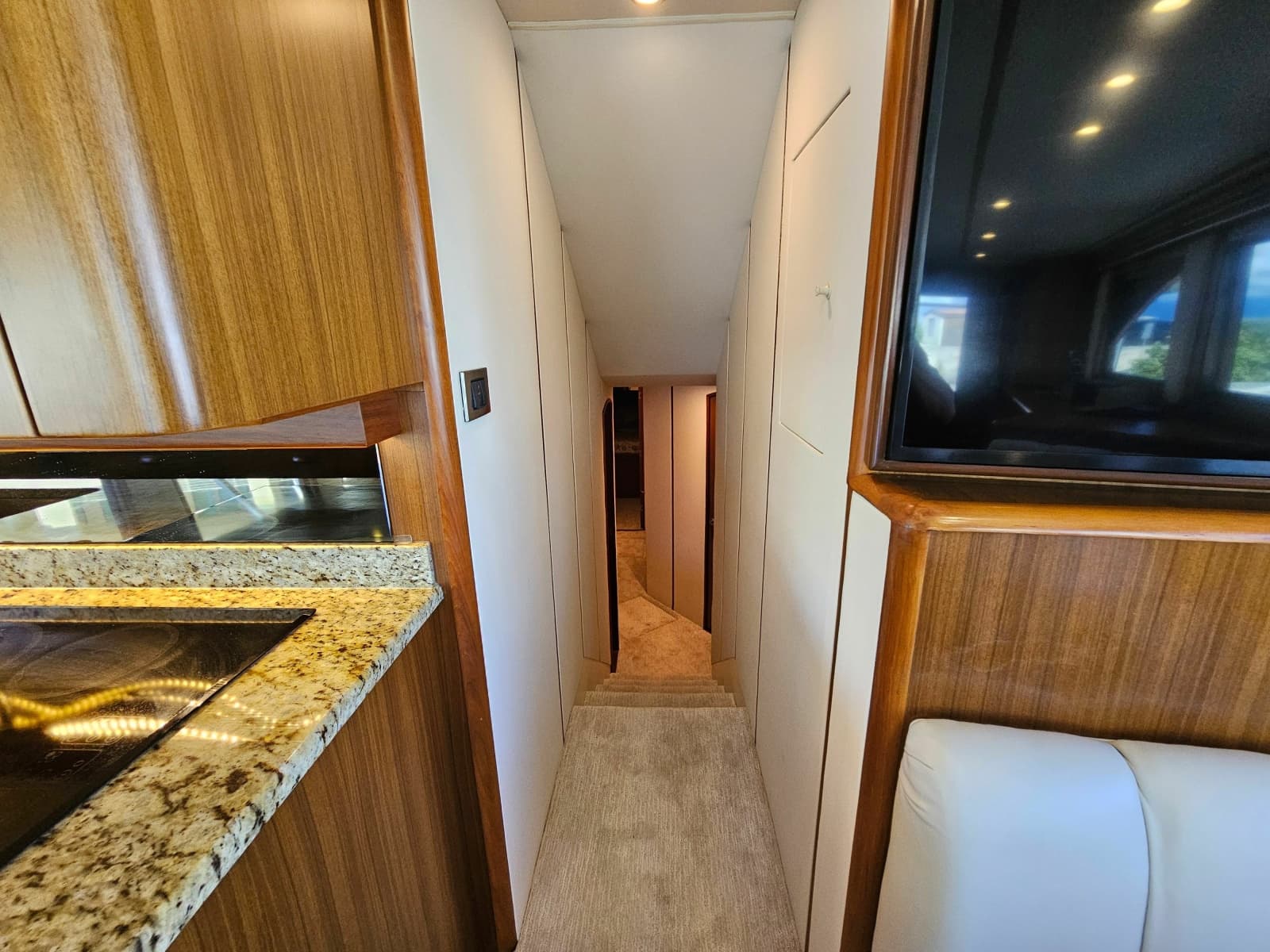 2010 Viking 64 Sportfish Convertible