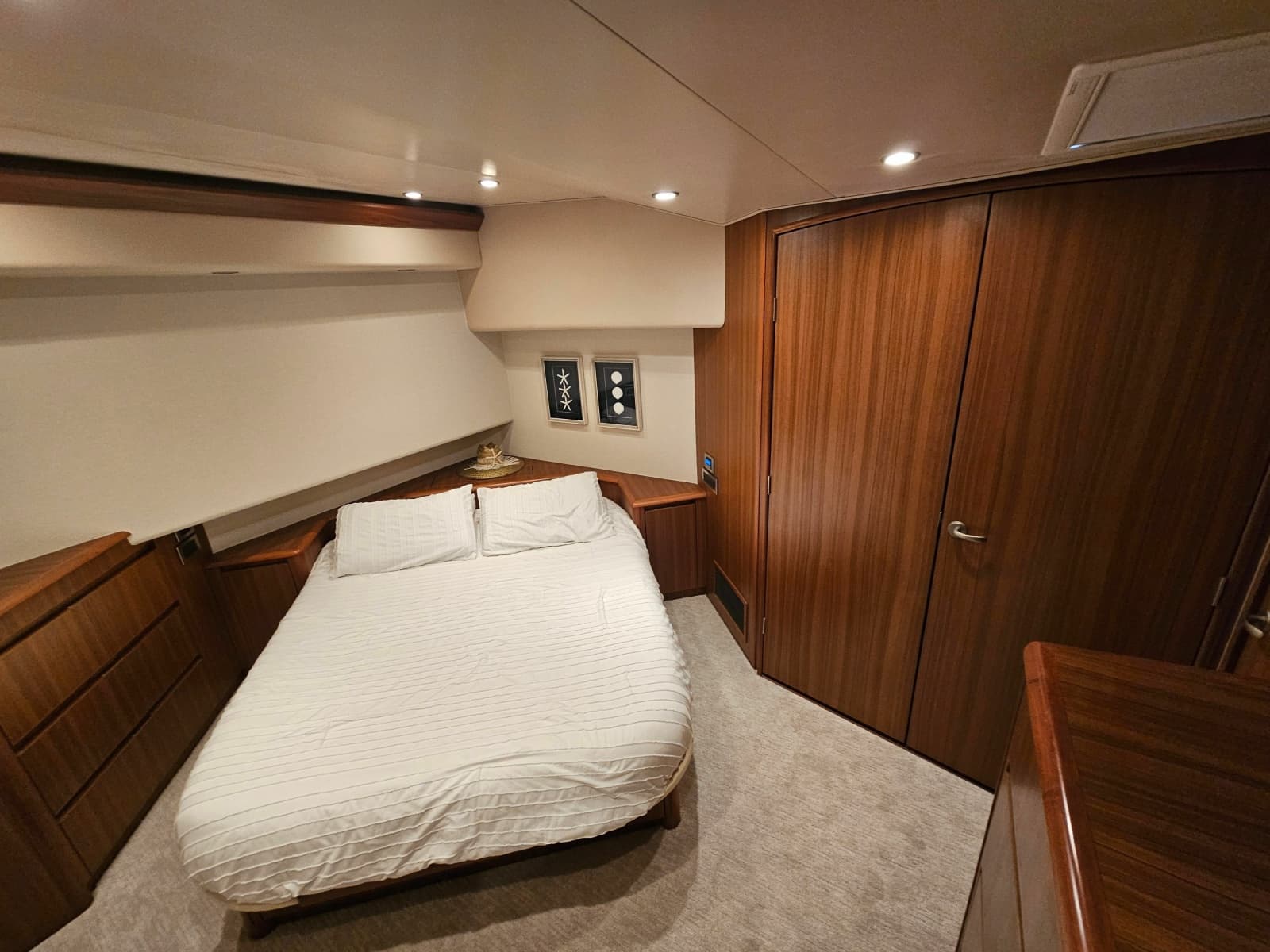 2010 Viking 64 Sportfish Convertible