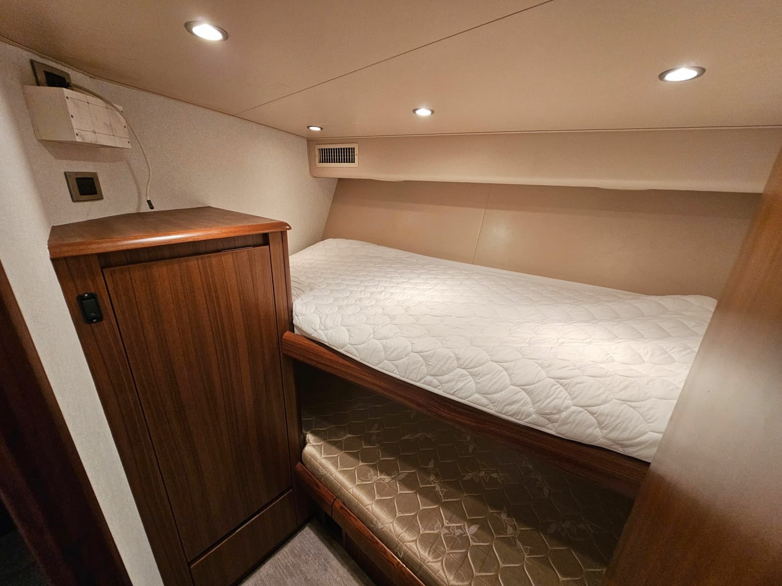 2010 Viking 64 Sportfish Convertible
