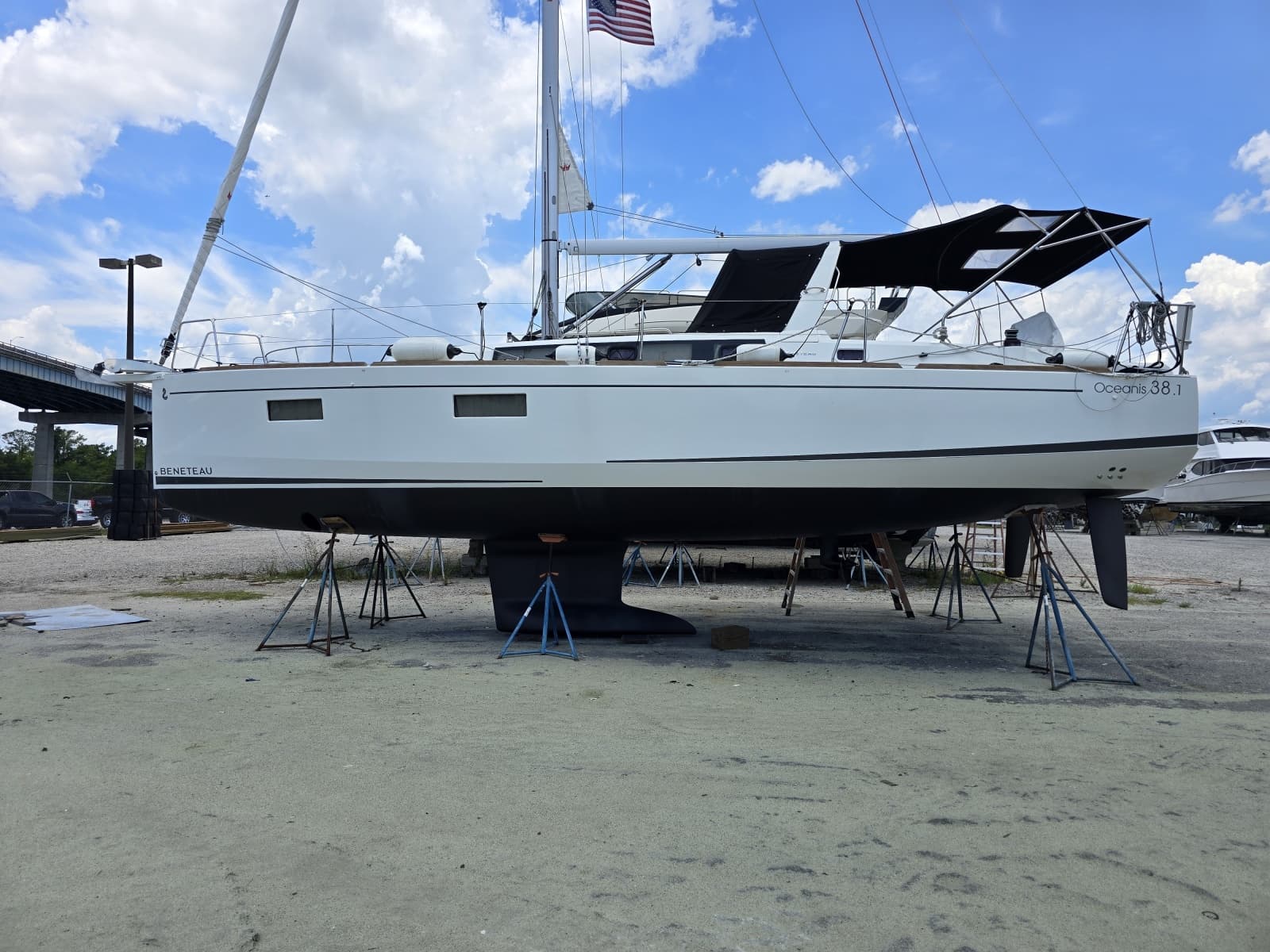 2023 Beneteau 38.1