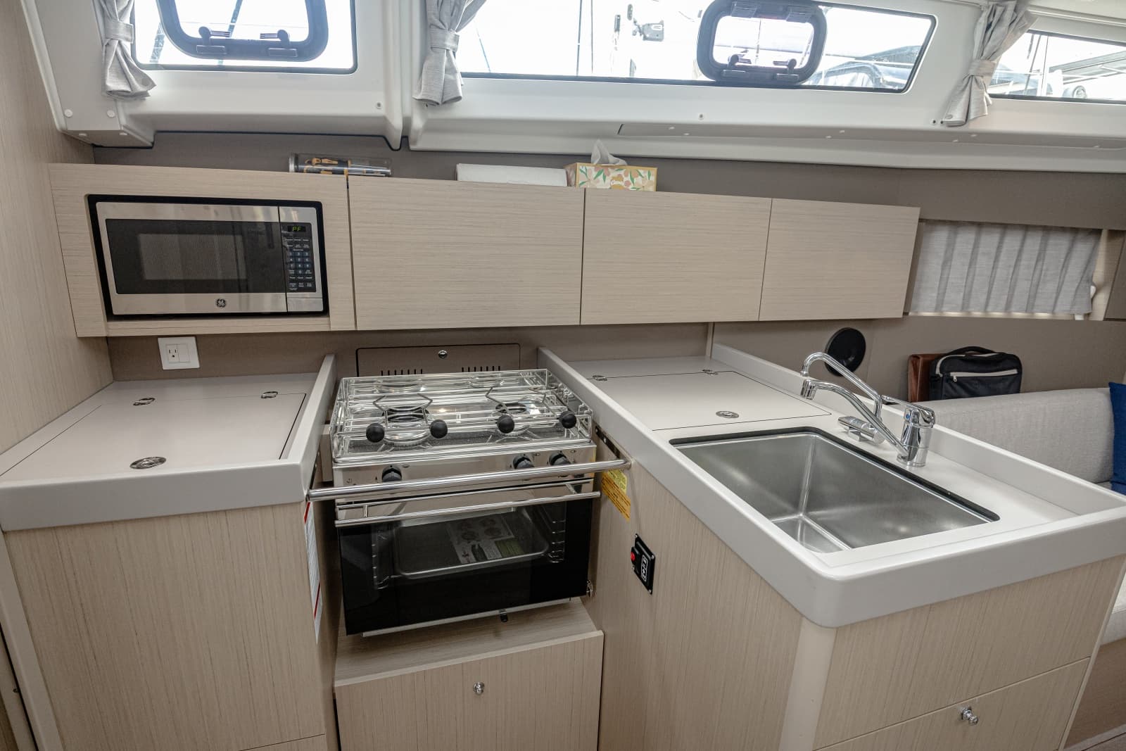 2023 Beneteau 38.1