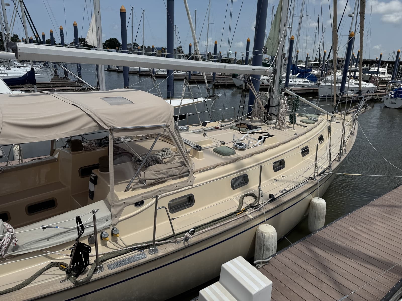 1992 Island Packet 44