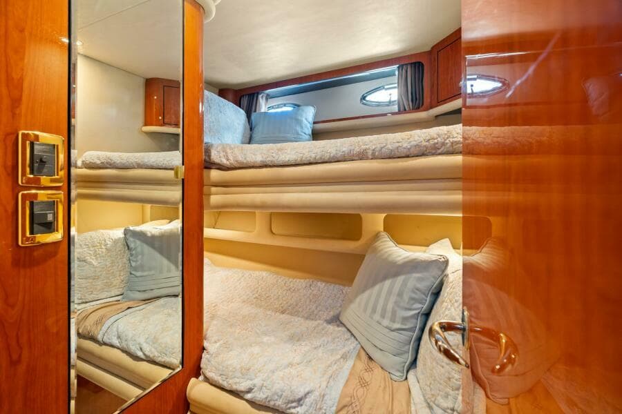2001 Sea Ray 540 Cockpit Motor Yacht
