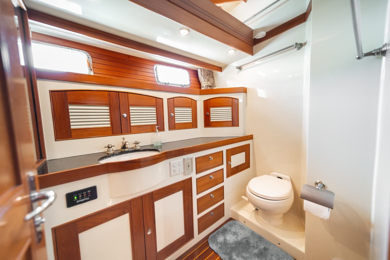 2003 Marlow Explorer 65C