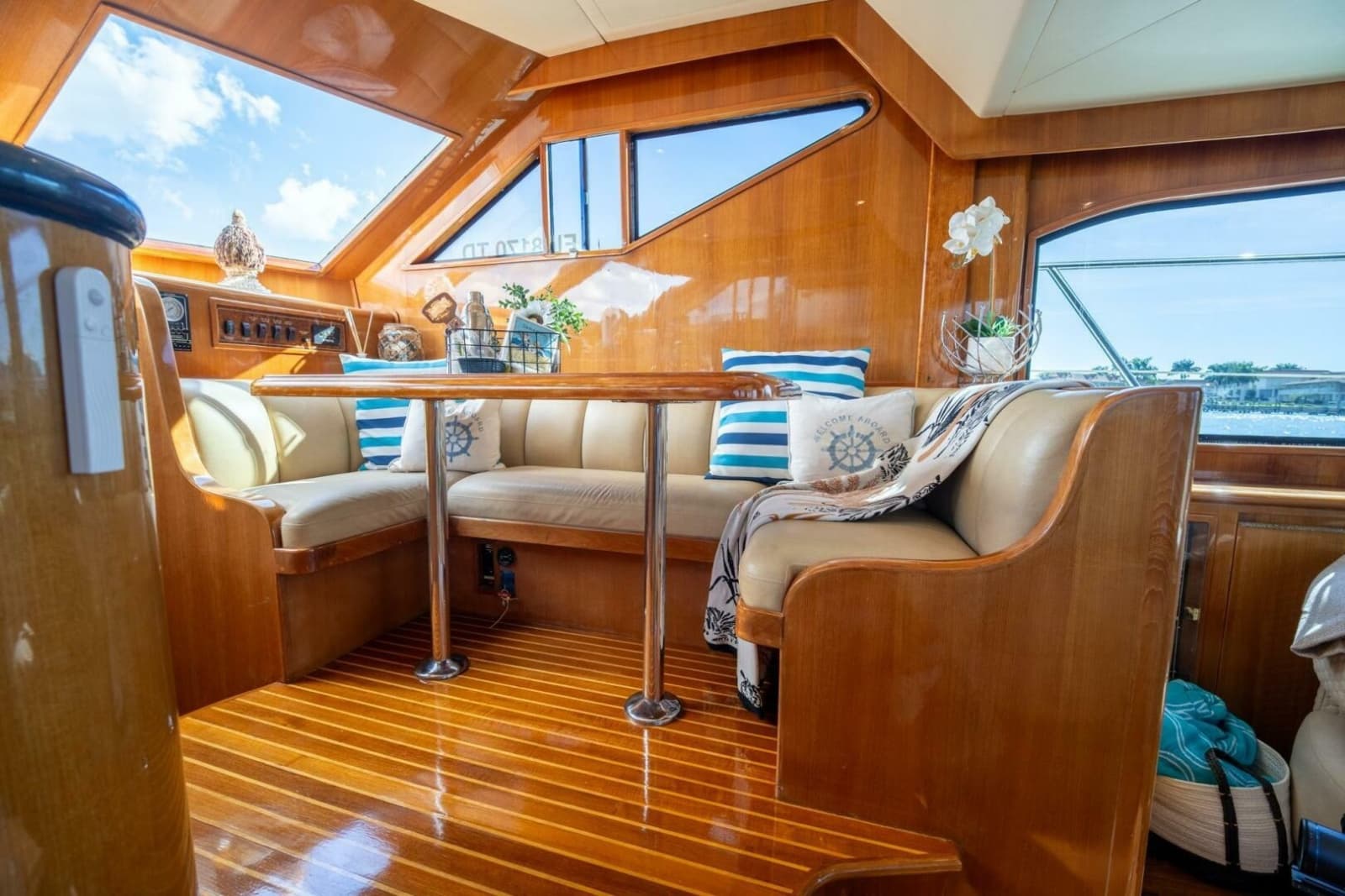 2007 Ocean Alexander 52 Sedan
