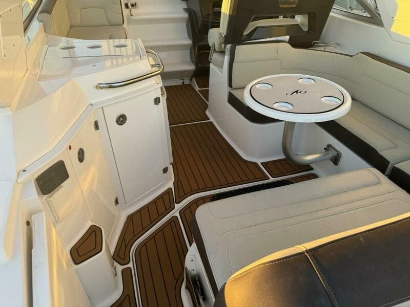 2018 Monterey 295 Sport Yacht