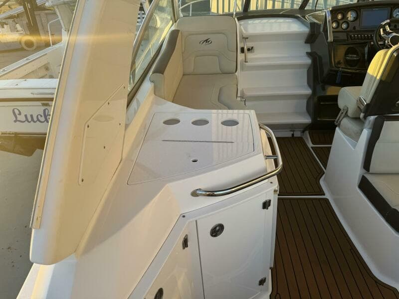 2018 Monterey 295 Sport Yacht