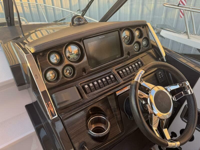 2018 Monterey 295 Sport Yacht